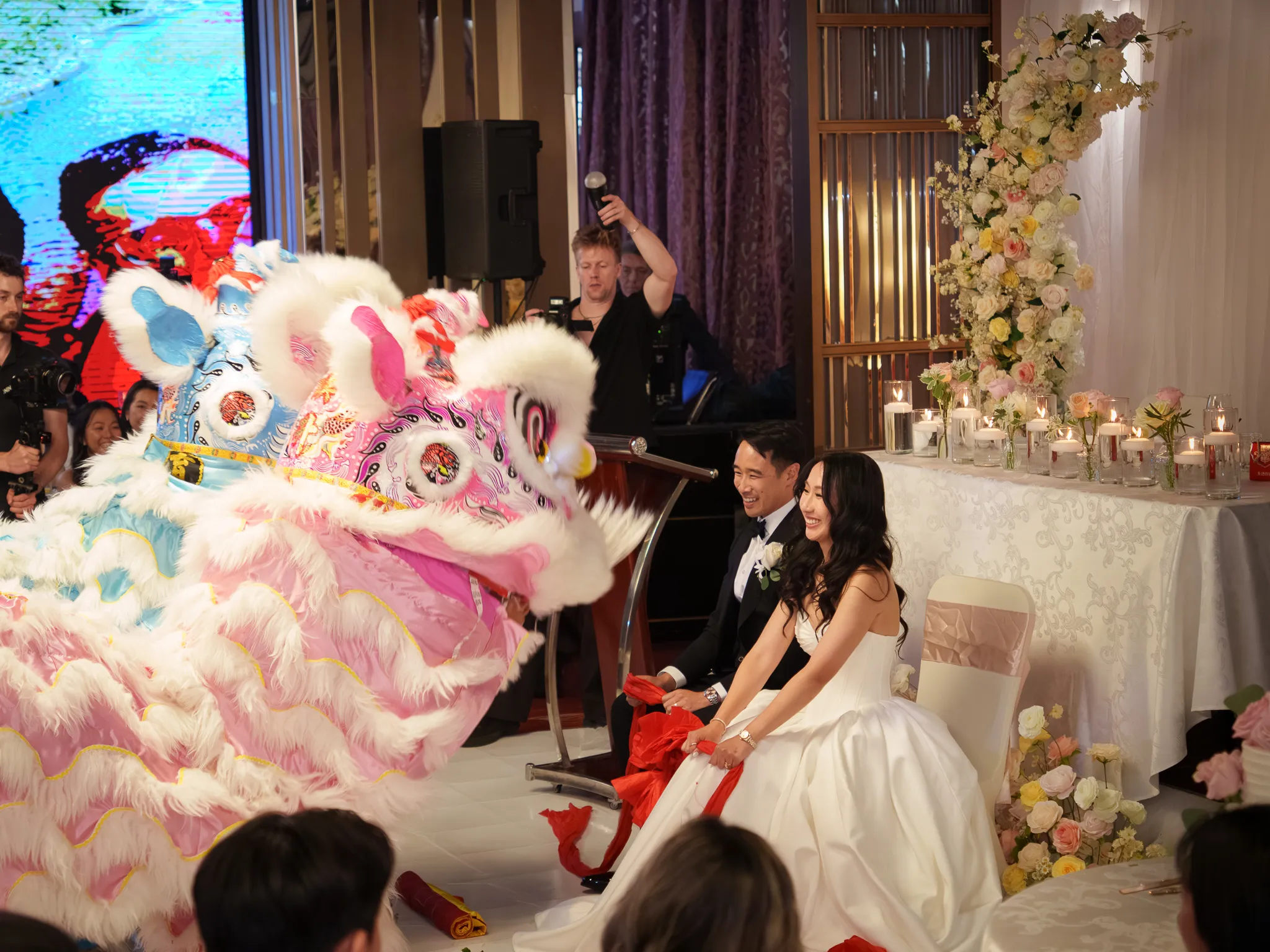 Hon Hsing lion dancers at a wedding